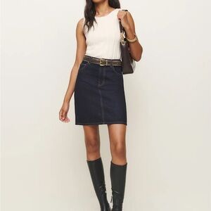 Mona mid rise denim skirt Reformation size 26